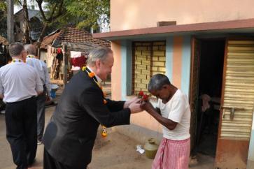 Biskup Jan Vokál: Setkání s indickou chudobou bolí